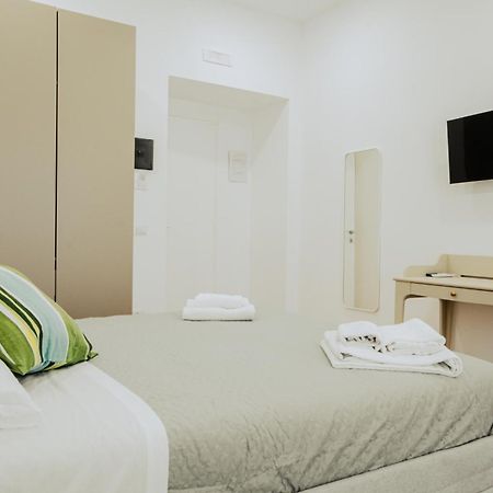 B&B Lara'S Home By I Borbone Napoli Bagian luar foto