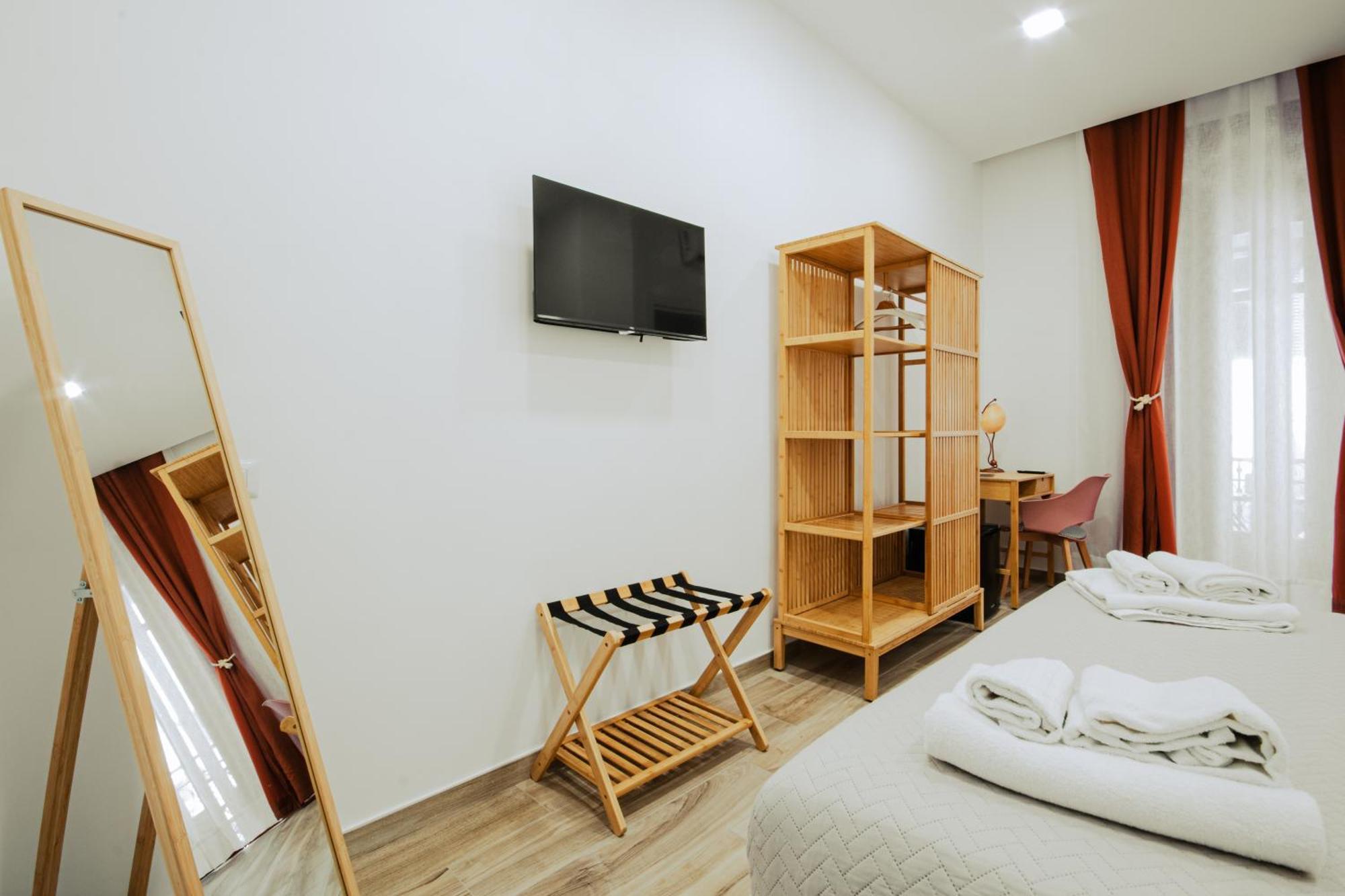 B&B Lara'S Home By I Borbone Napoli Bagian luar foto