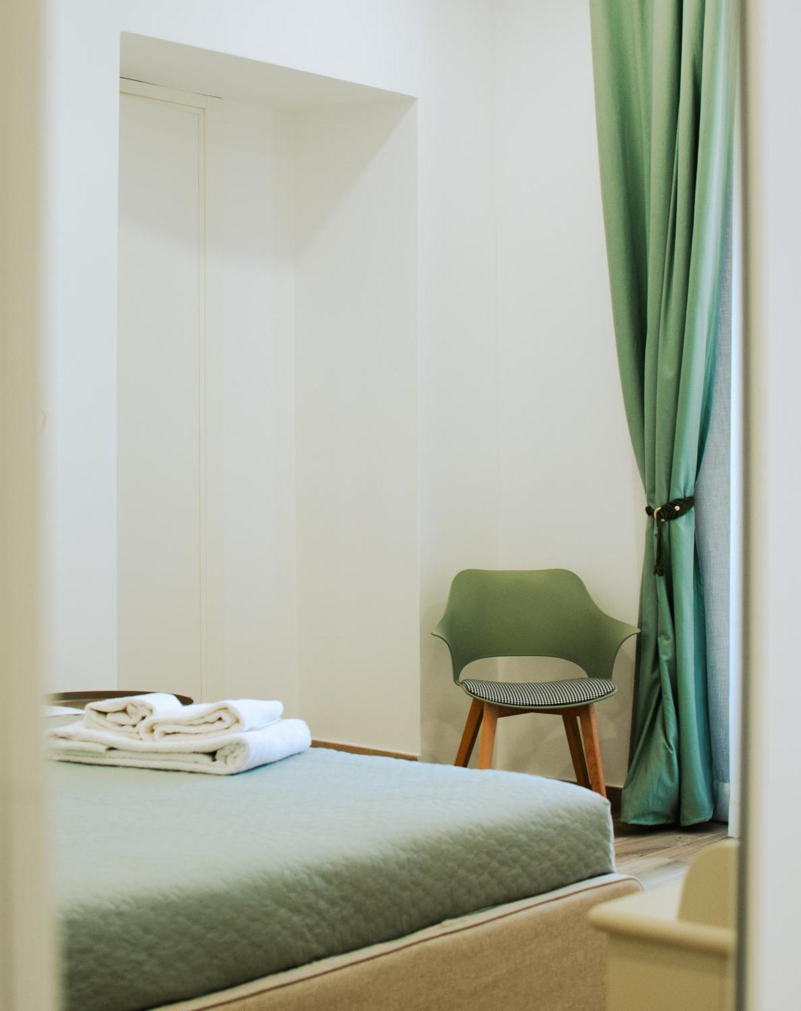 B&B Lara'S Home By I Borbone Napoli Bagian luar foto