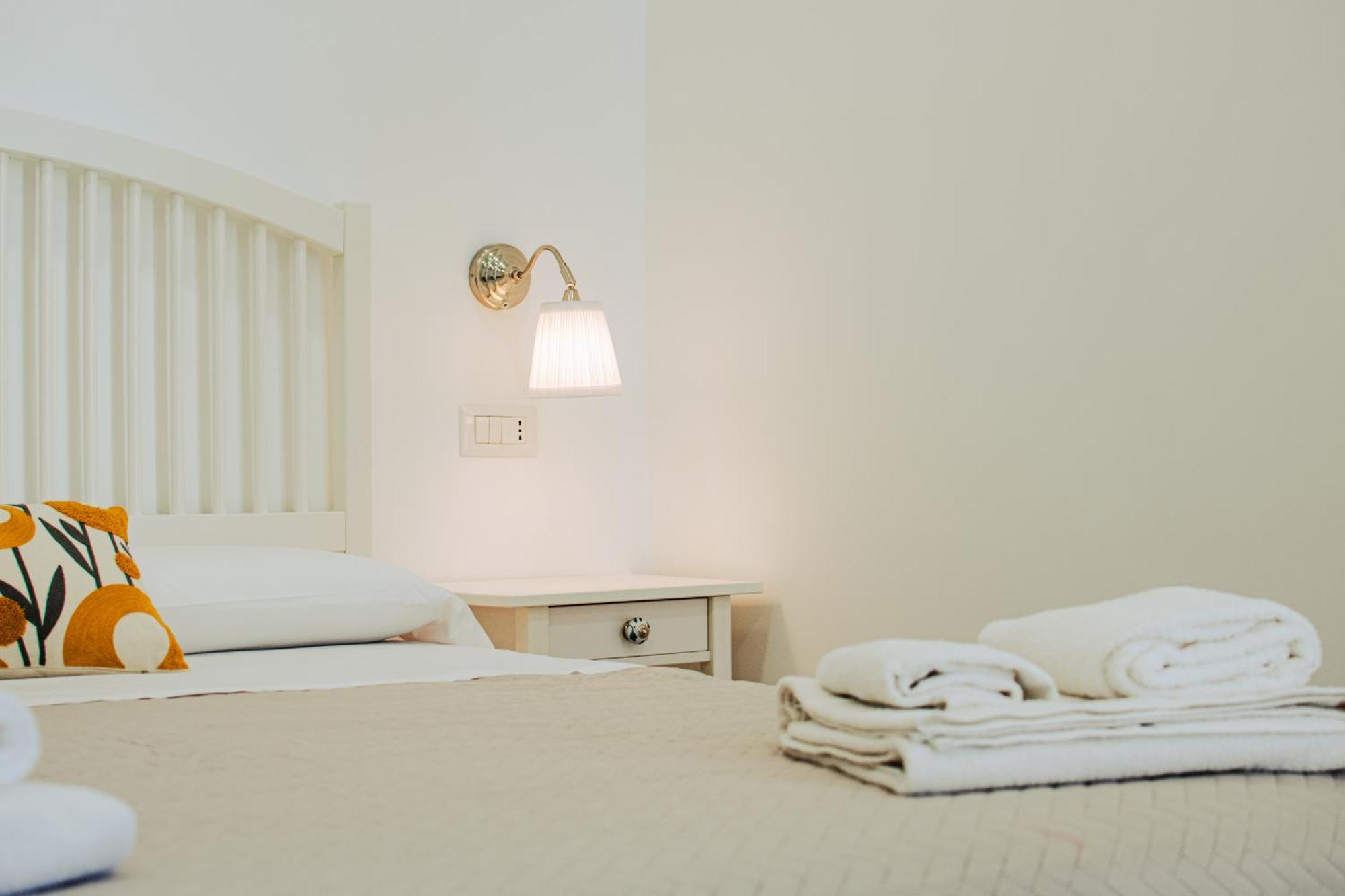 B&B Lara'S Home By I Borbone Napoli Bagian luar foto