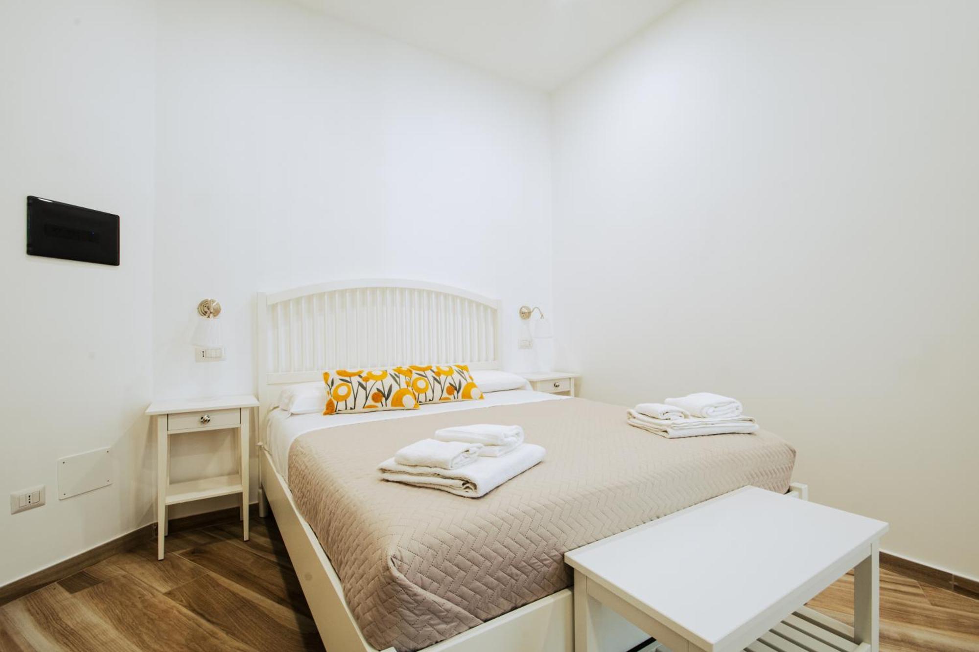 B&B Lara'S Home By I Borbone Napoli Bagian luar foto