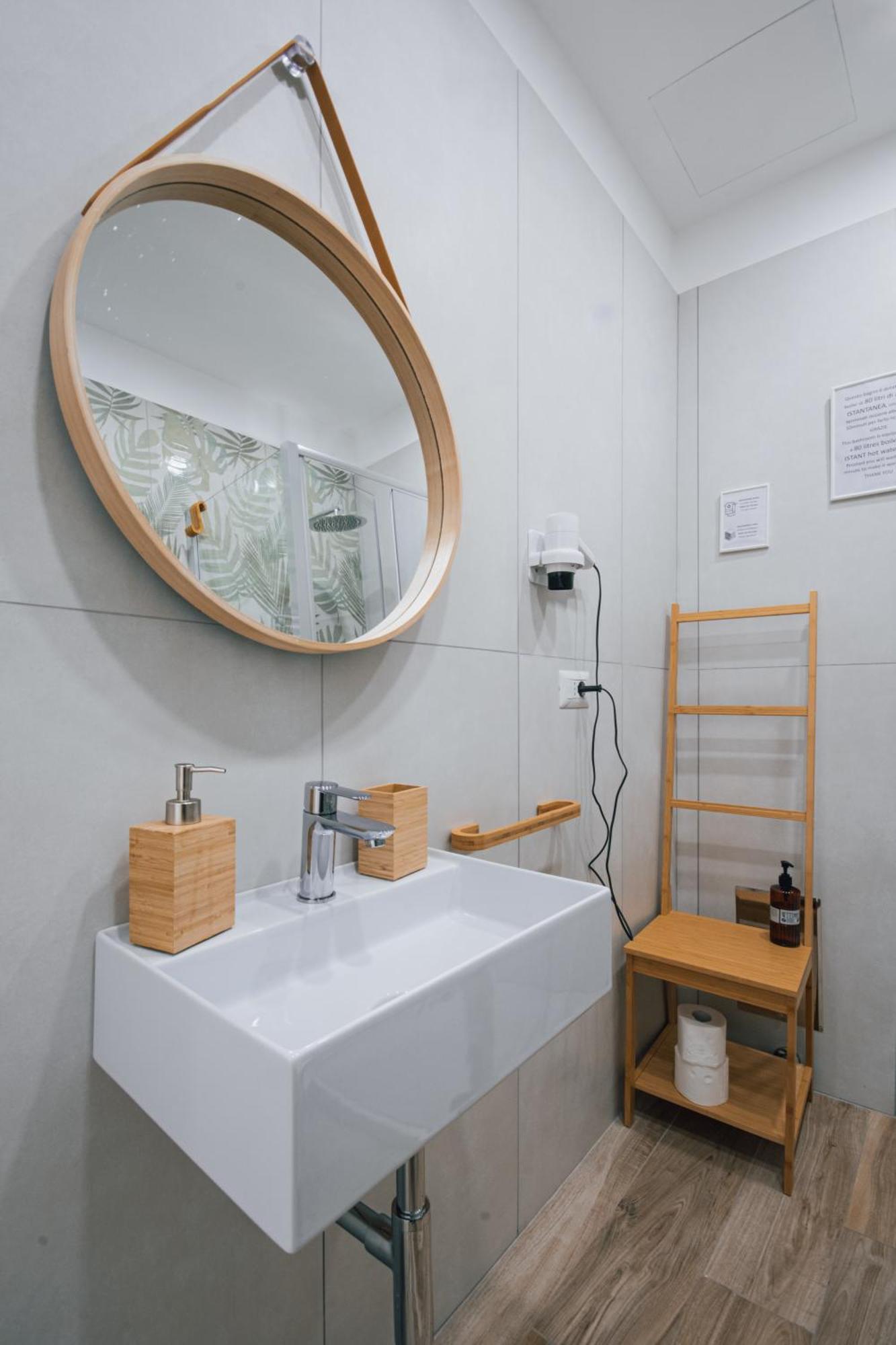 B&B Lara'S Home By I Borbone Napoli Bagian luar foto