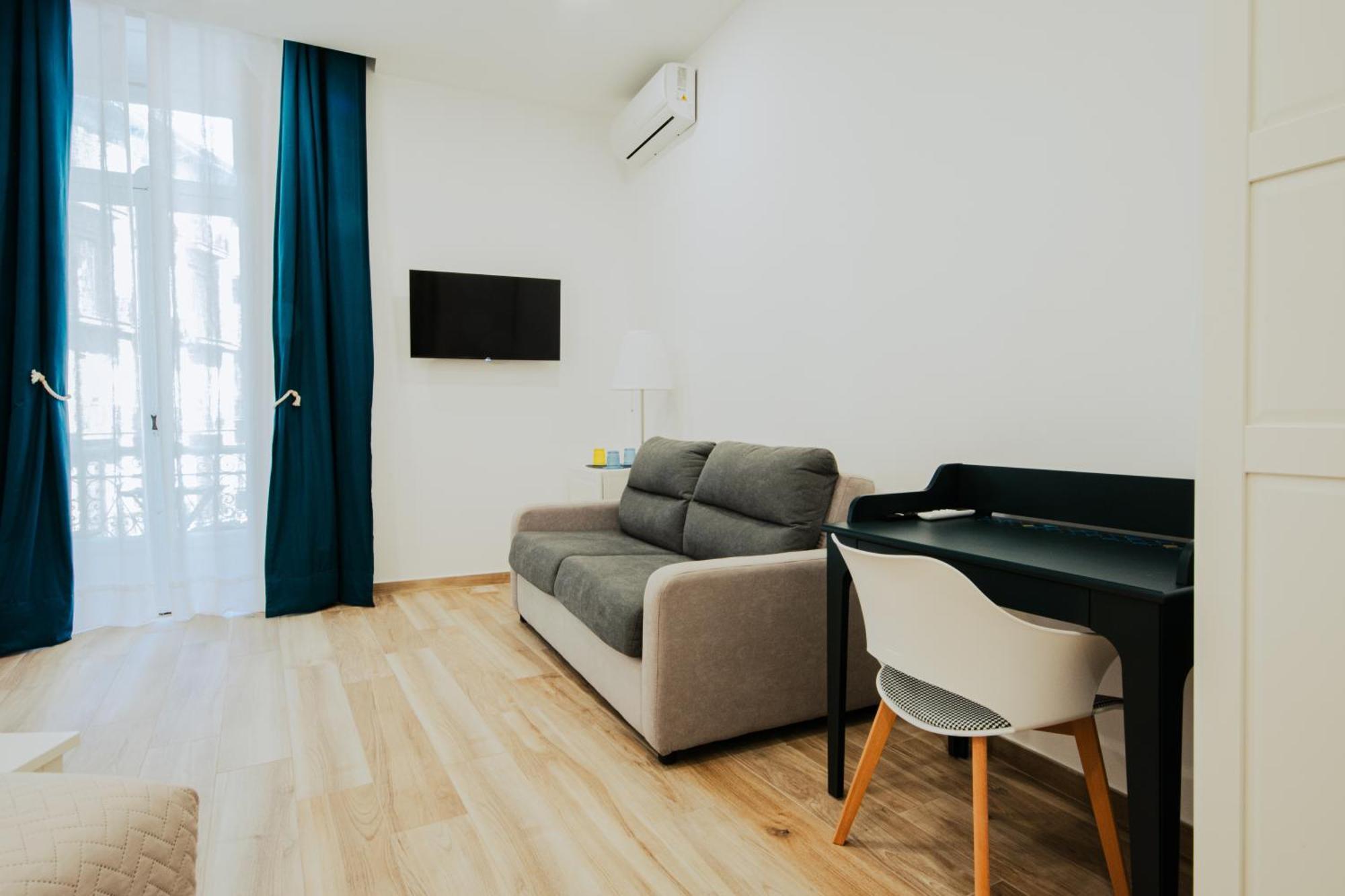 B&B Lara'S Home By I Borbone Napoli Bagian luar foto