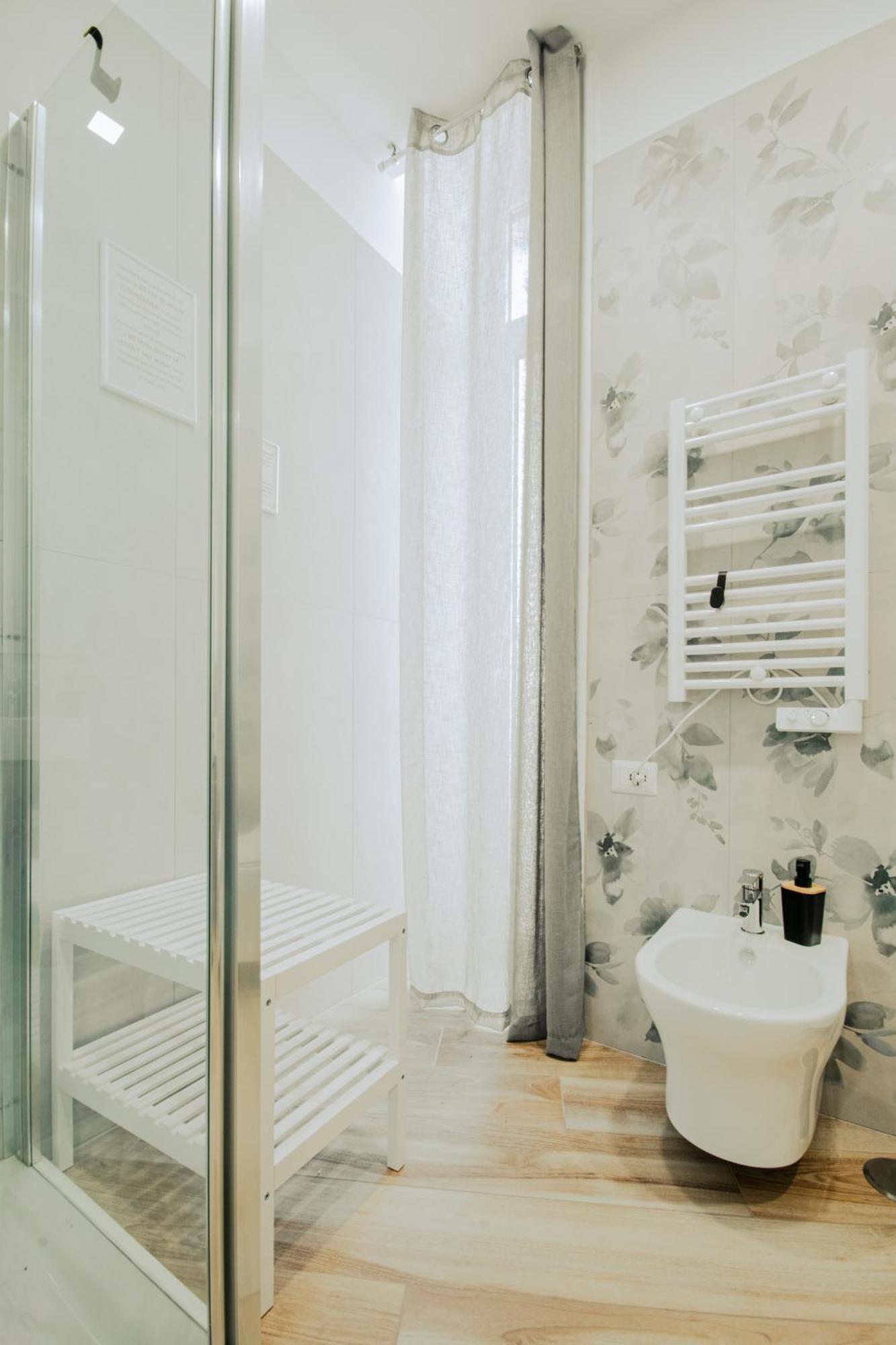 B&B Lara'S Home By I Borbone Napoli Bagian luar foto