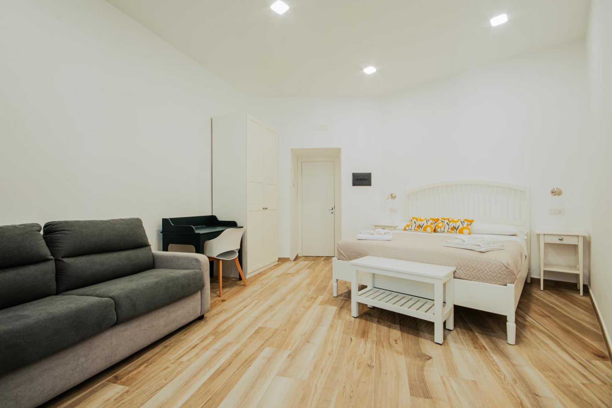 B&B Lara'S Home By I Borbone Napoli Bagian luar foto