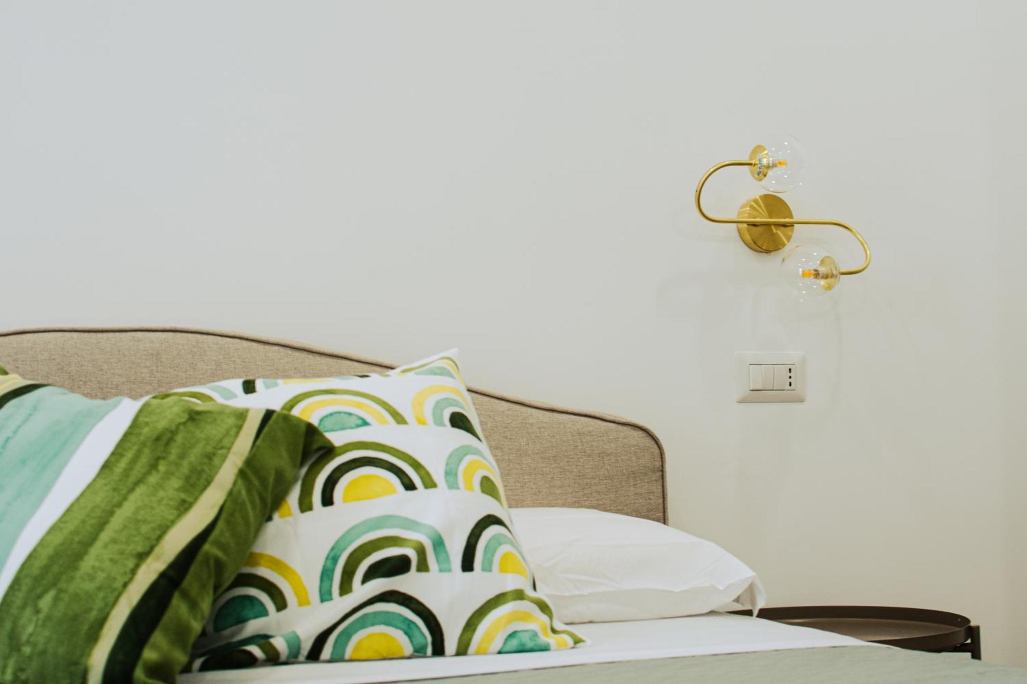 B&B Lara'S Home By I Borbone Napoli Bagian luar foto
