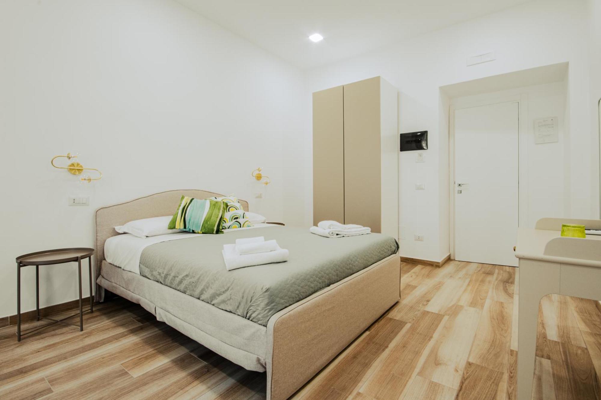 B&B Lara'S Home By I Borbone Napoli Bagian luar foto