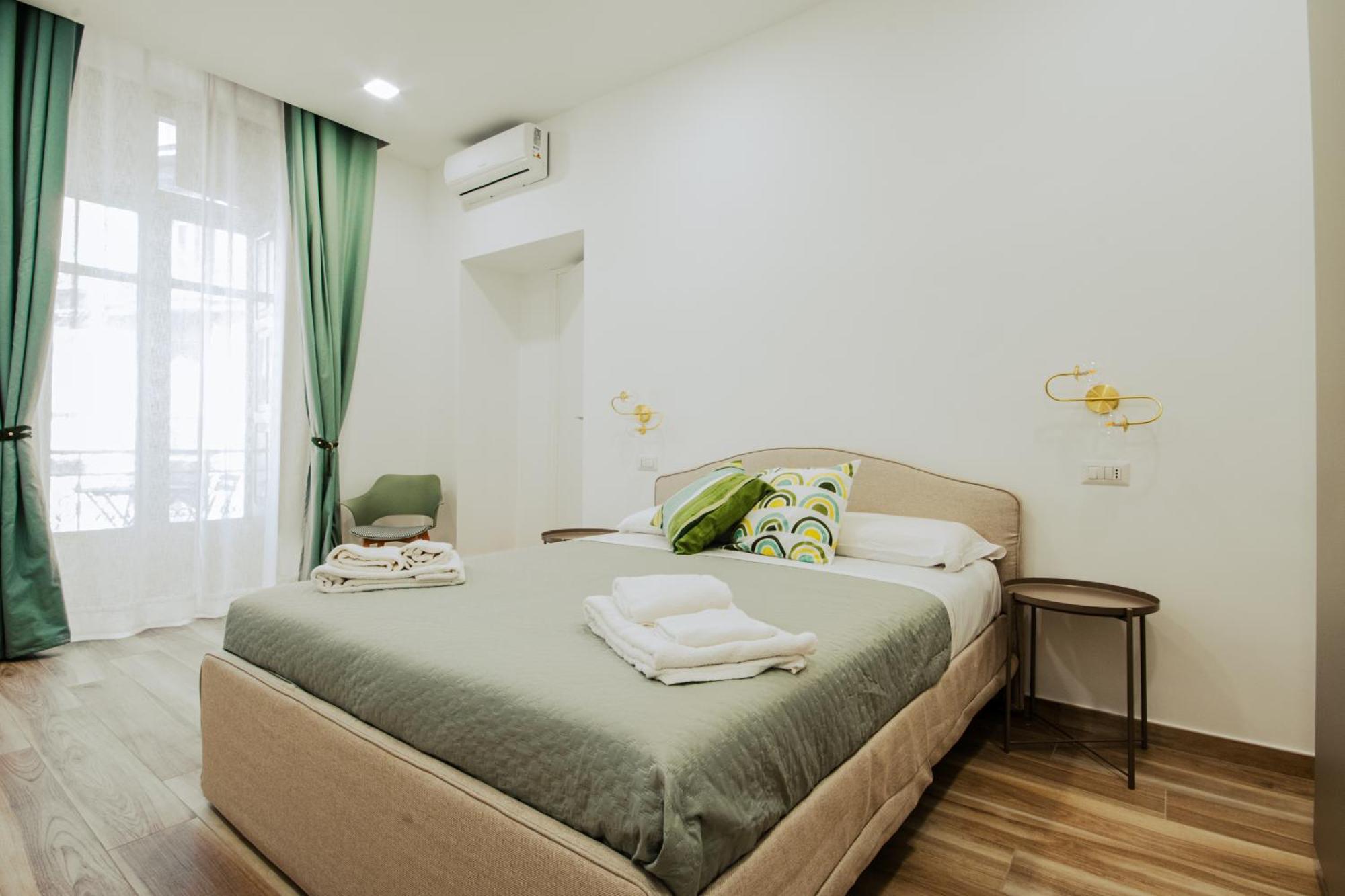 B&B Lara'S Home By I Borbone Napoli Bagian luar foto